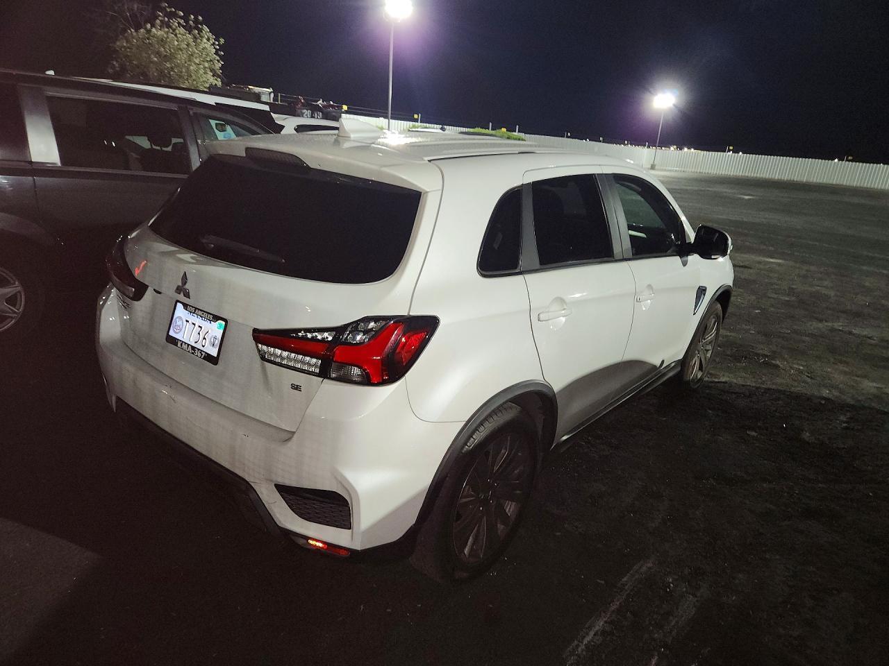 2020 Mitsubishi Outlander Sport Es - zdjęcie 3