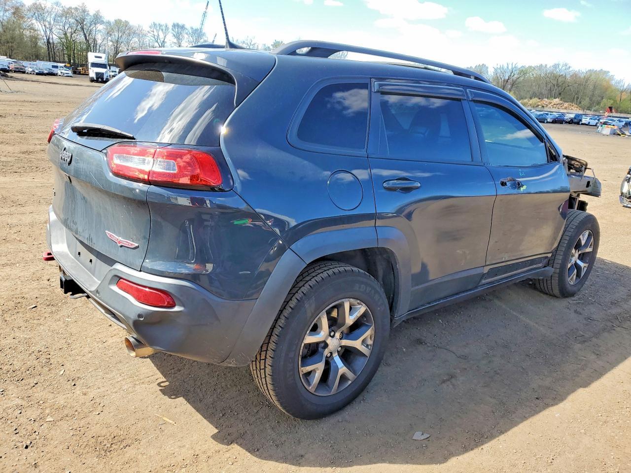 2017 Jeep Cherokee Trailhawk - zdjęcie 3