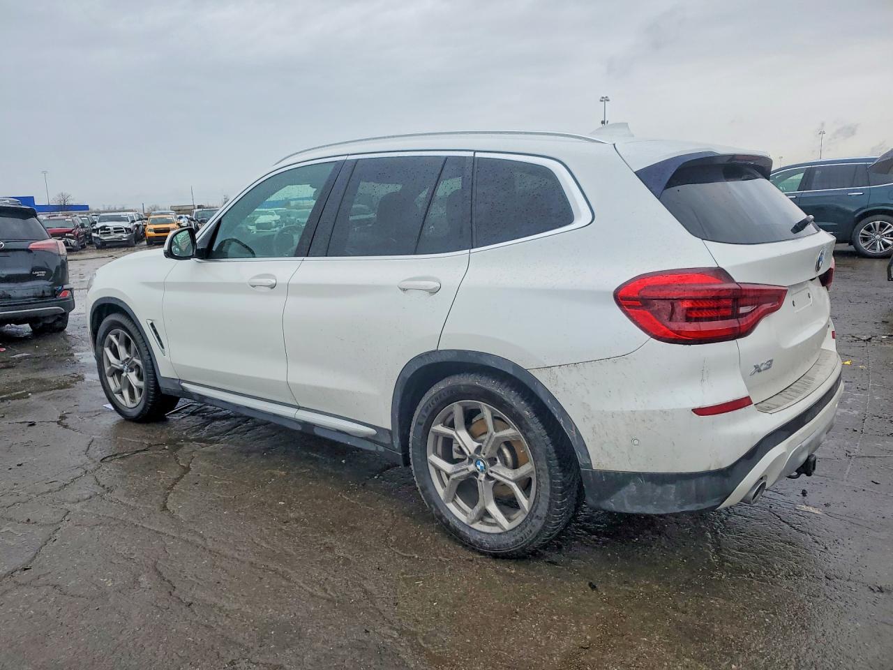 2021 BMW X3 xDrive30I - zdjęcie 2