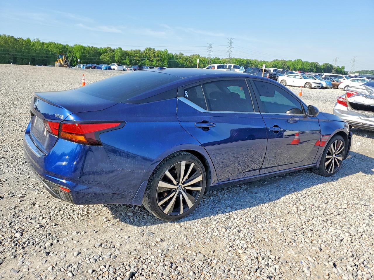 2021 Nissan Altima Sr - zdjęcie 3