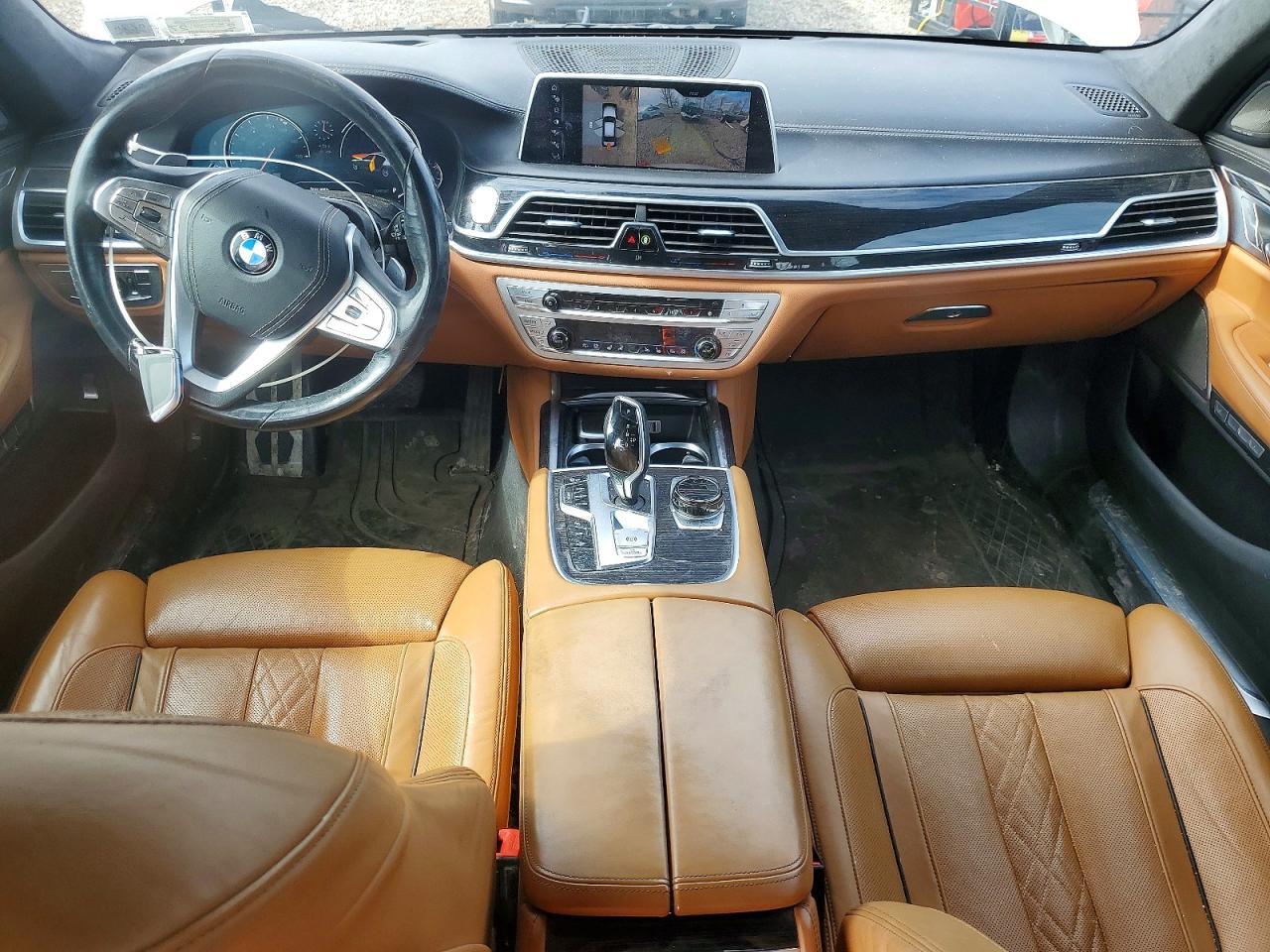 2016 BMW 750 Xi - zdjęcie 8