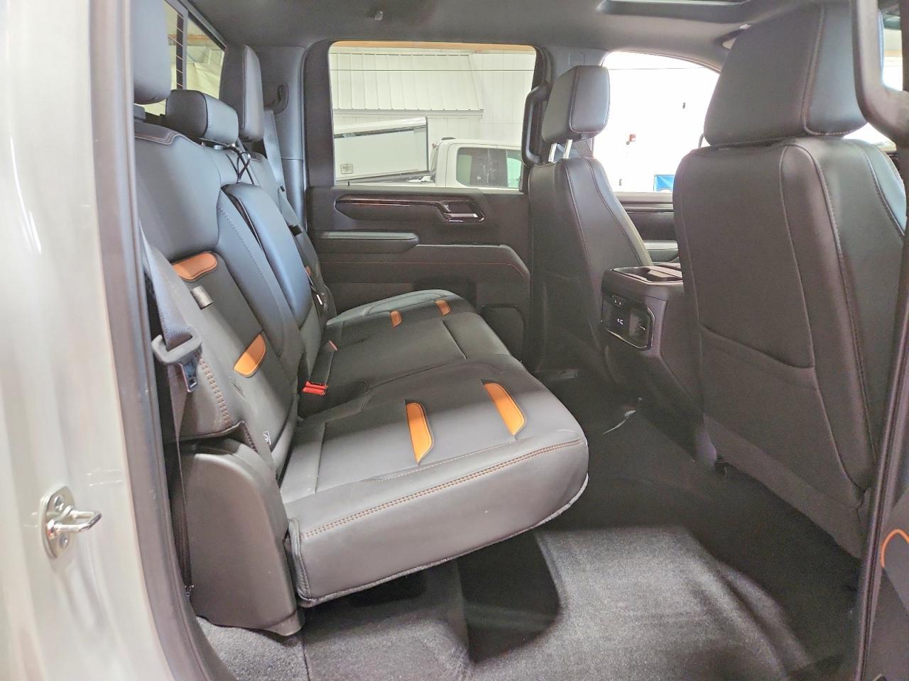 2025 GMC Sierra K2500 At4 - zdjęcie 10