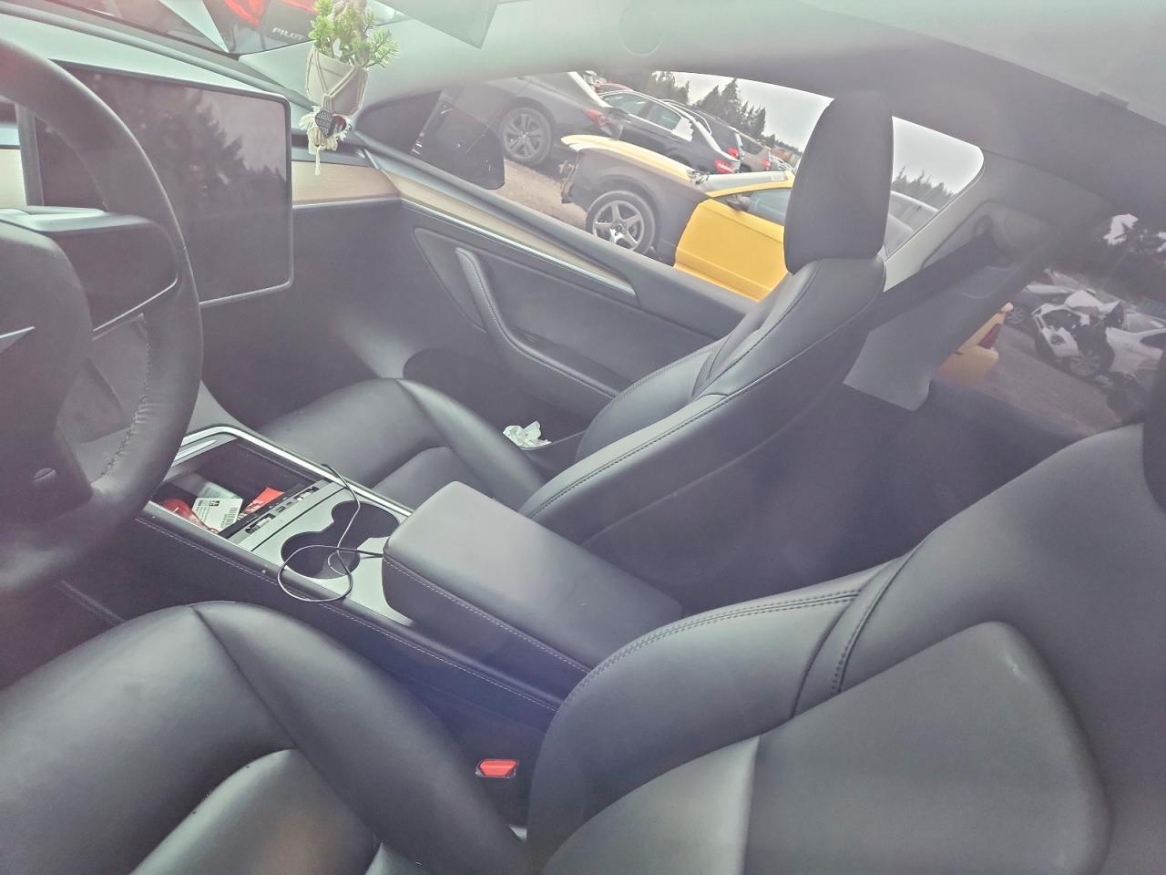 2024 Tesla Model Y - zdjęcie 8
