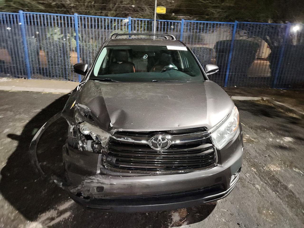 2016 Toyota Highlander Le Plus - zdjęcie 5