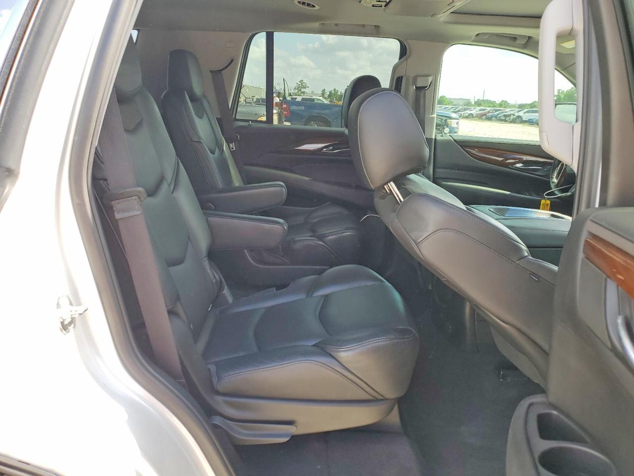 2019 Cadillac Escalade Premium Luxury - zdjęcie 11