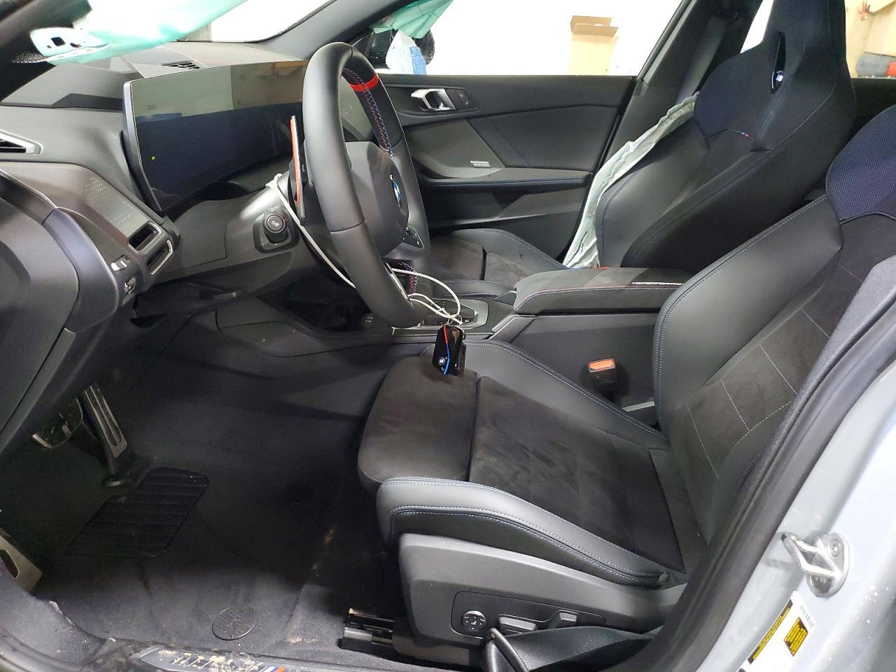 2026 BMW M235Xi - zdjęcie 7