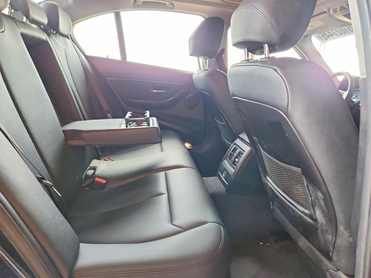 2018 BMW Seria 3 320i - zdjęcie 10