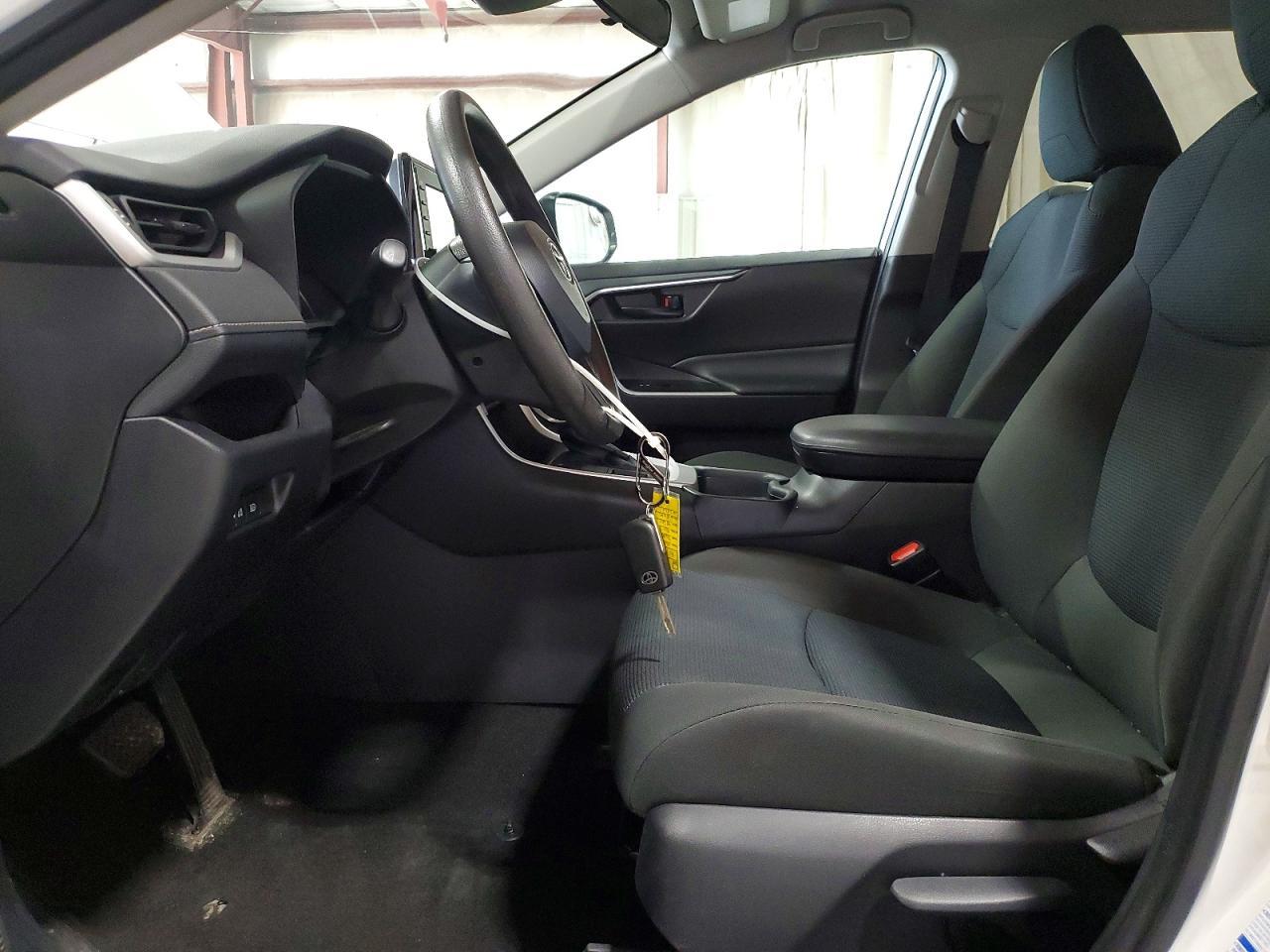 2021 Toyota Rav4 Le - zdjęcie 7