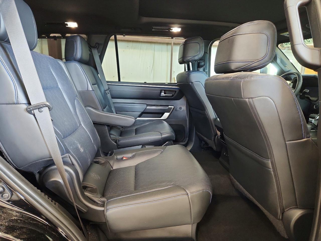 2024 Toyota Sequoia Sr5 - zdjęcie 11