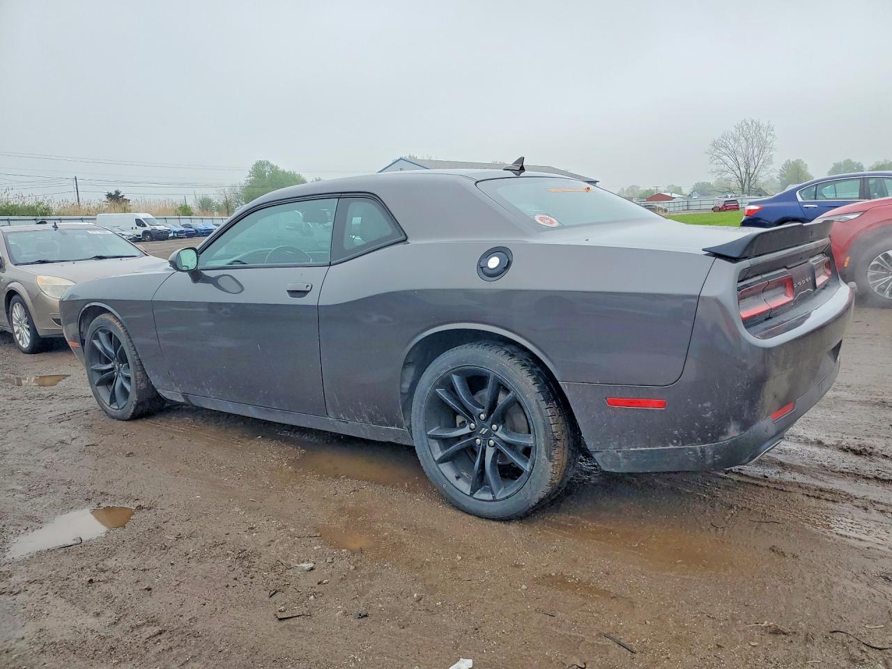 2017 Dodge Challenger Sxt - zdjęcie 2