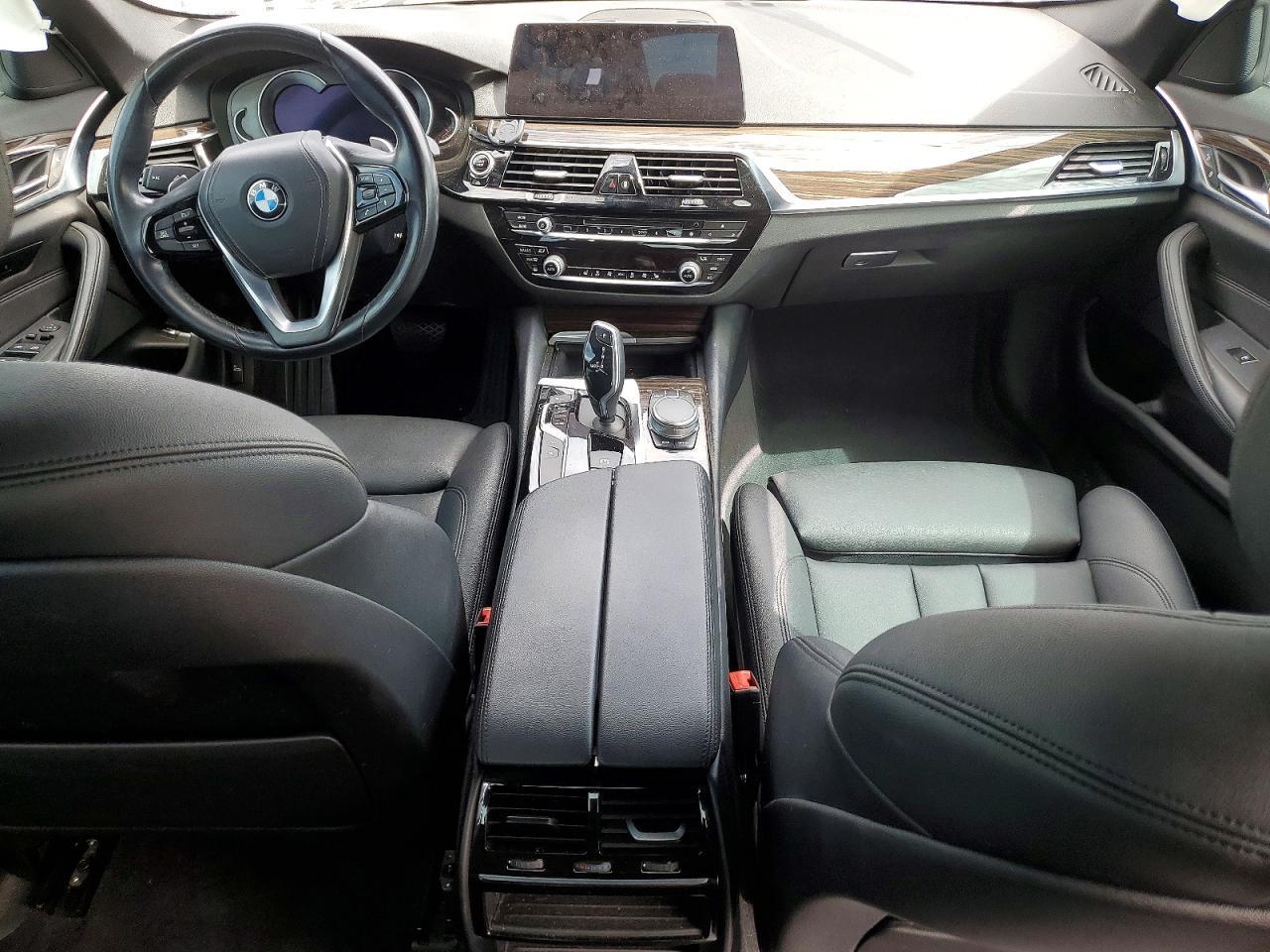 2019 BMW 530E - zdjęcie 8