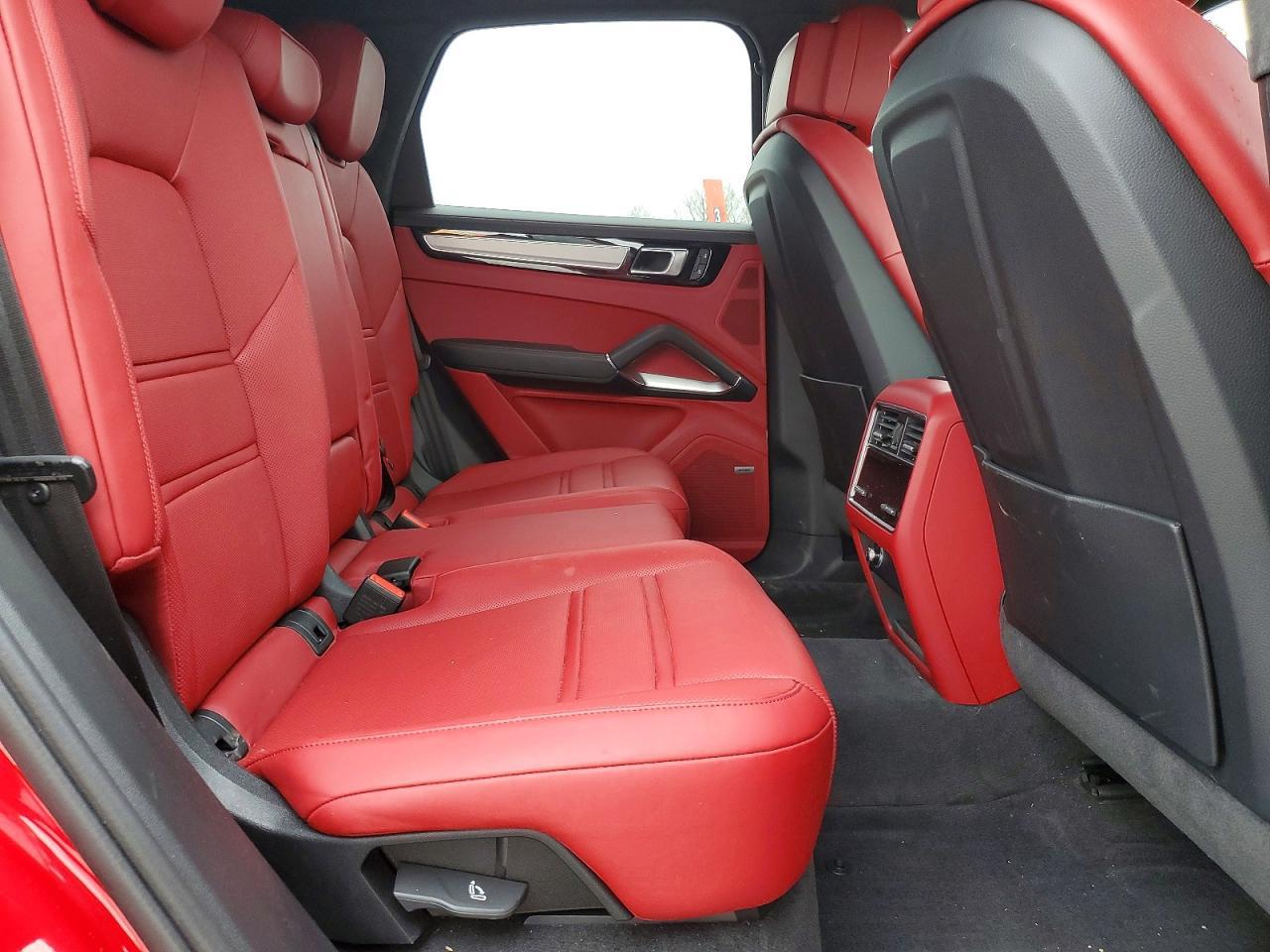 2023 Porsche Cayenne Turbo S E-Hybrid - zdjęcie 11