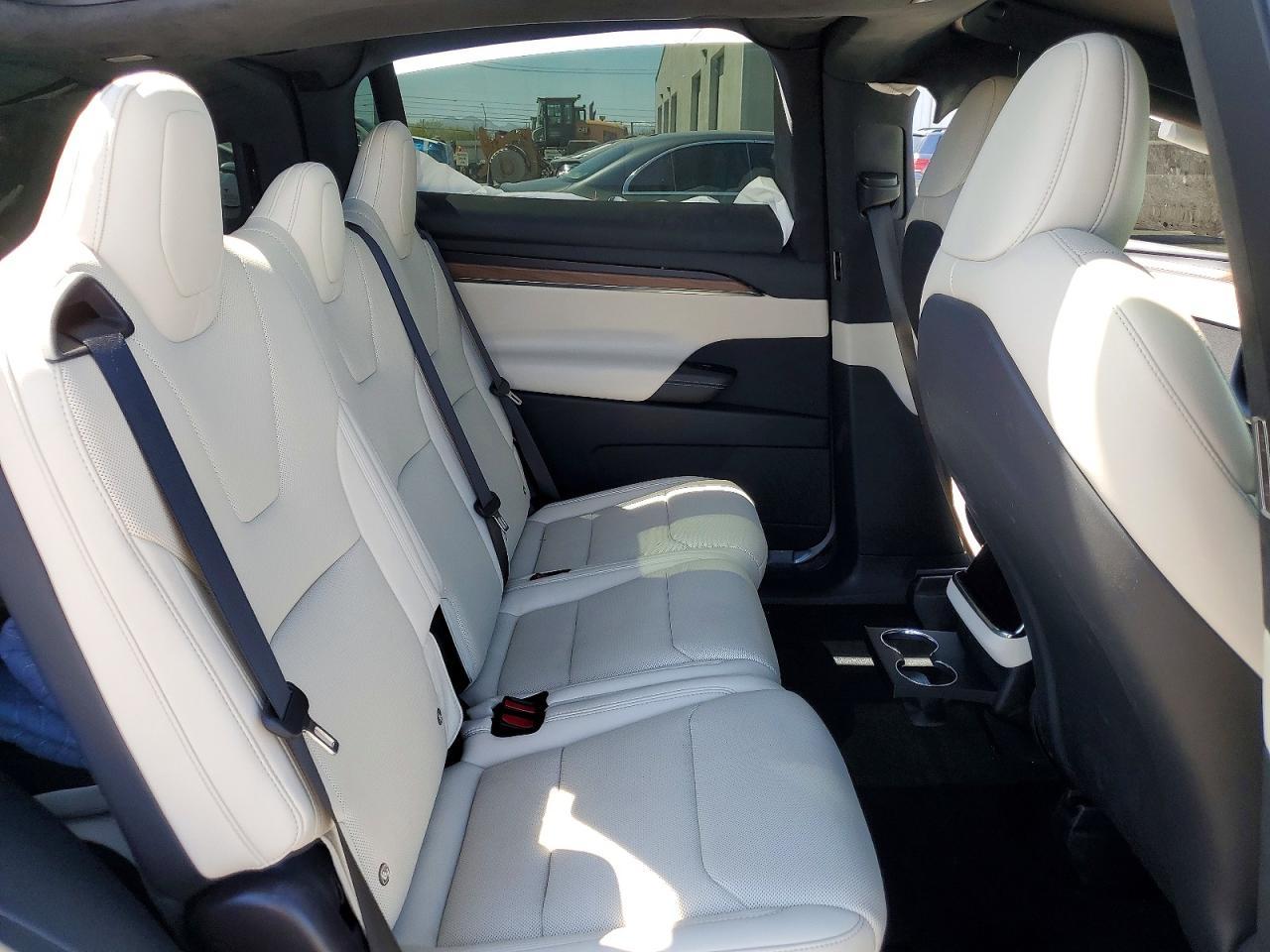 2026 Tesla Model X - zdjęcie 11
