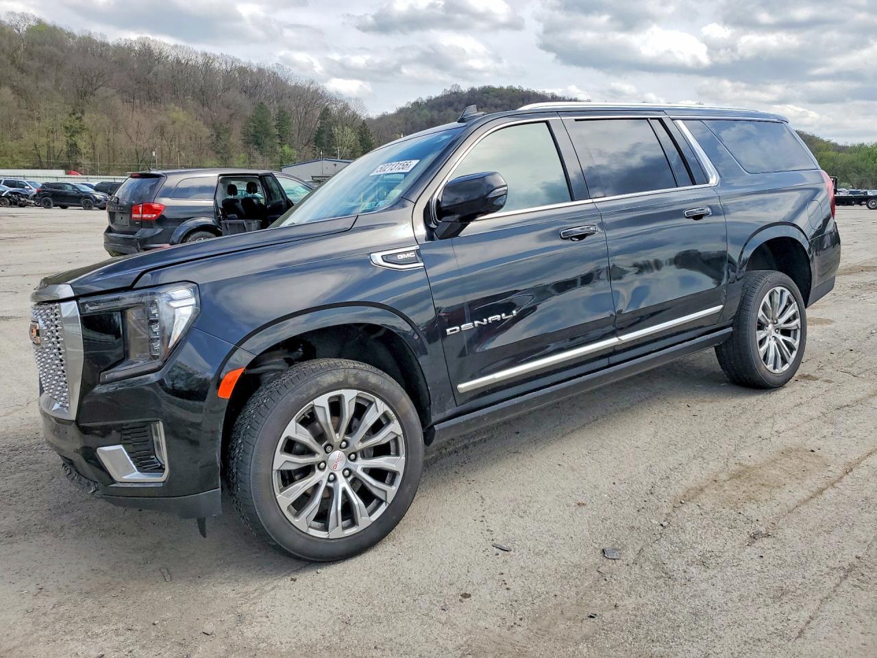 2021 GMC Yukon Xl Denali - zdjęcie główne