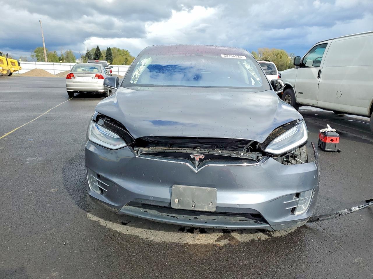 2016 Tesla Model X - zdjęcie 5