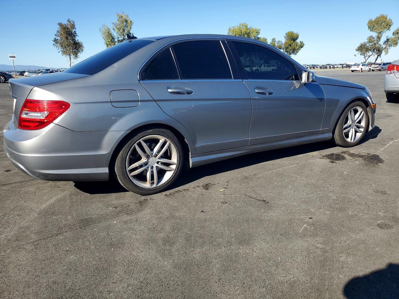 2013 Mercedes-Benz C 250 - zdjęcie 3