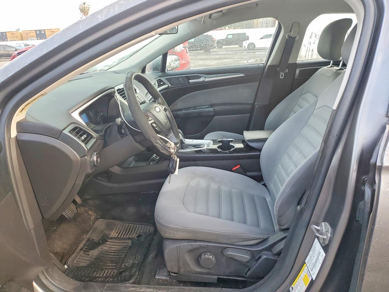 2014 Ford Fusion S - zdjęcie 7