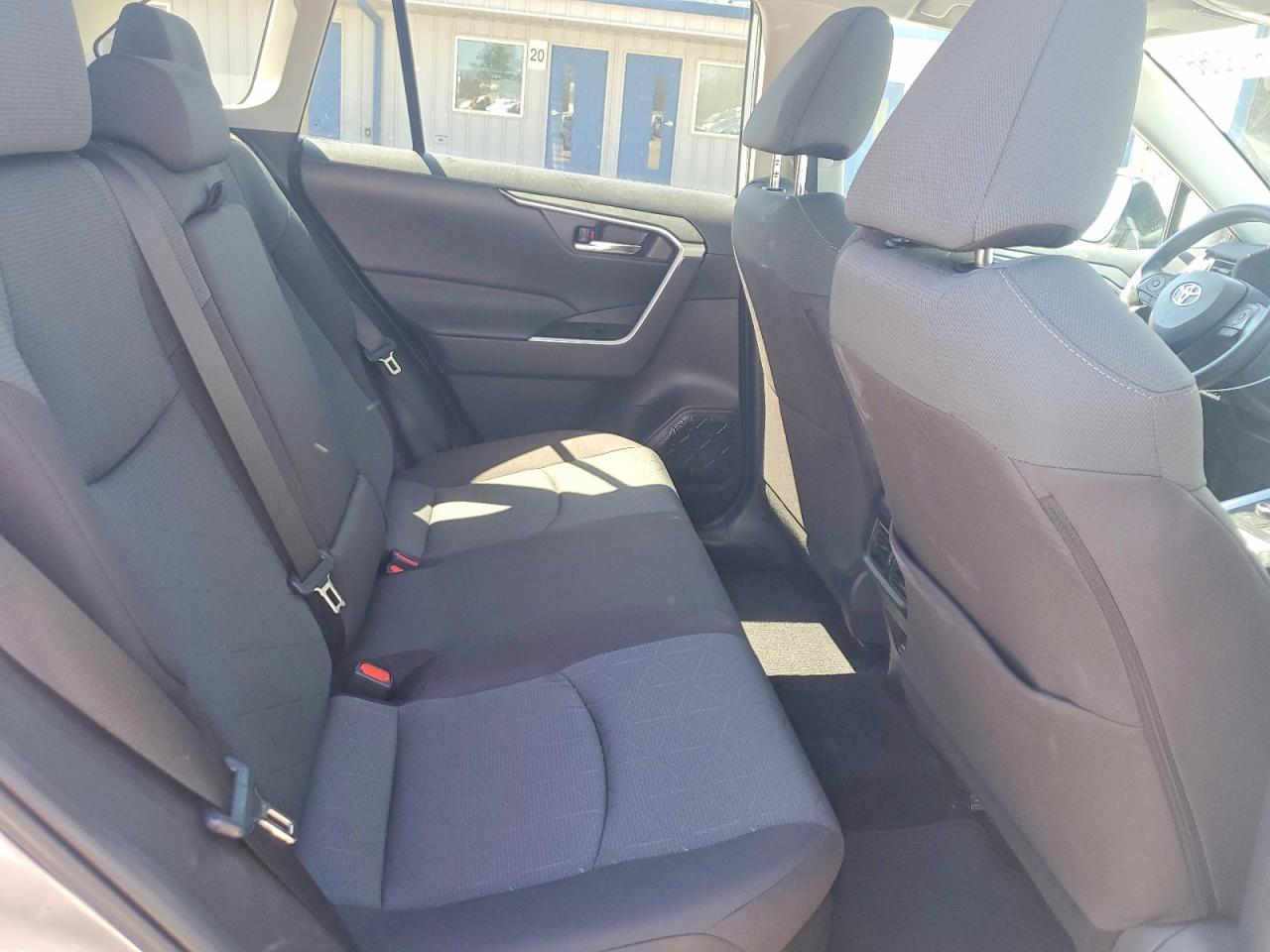2024 Toyota Rav4 Hybrid Xle - zdjęcie 11