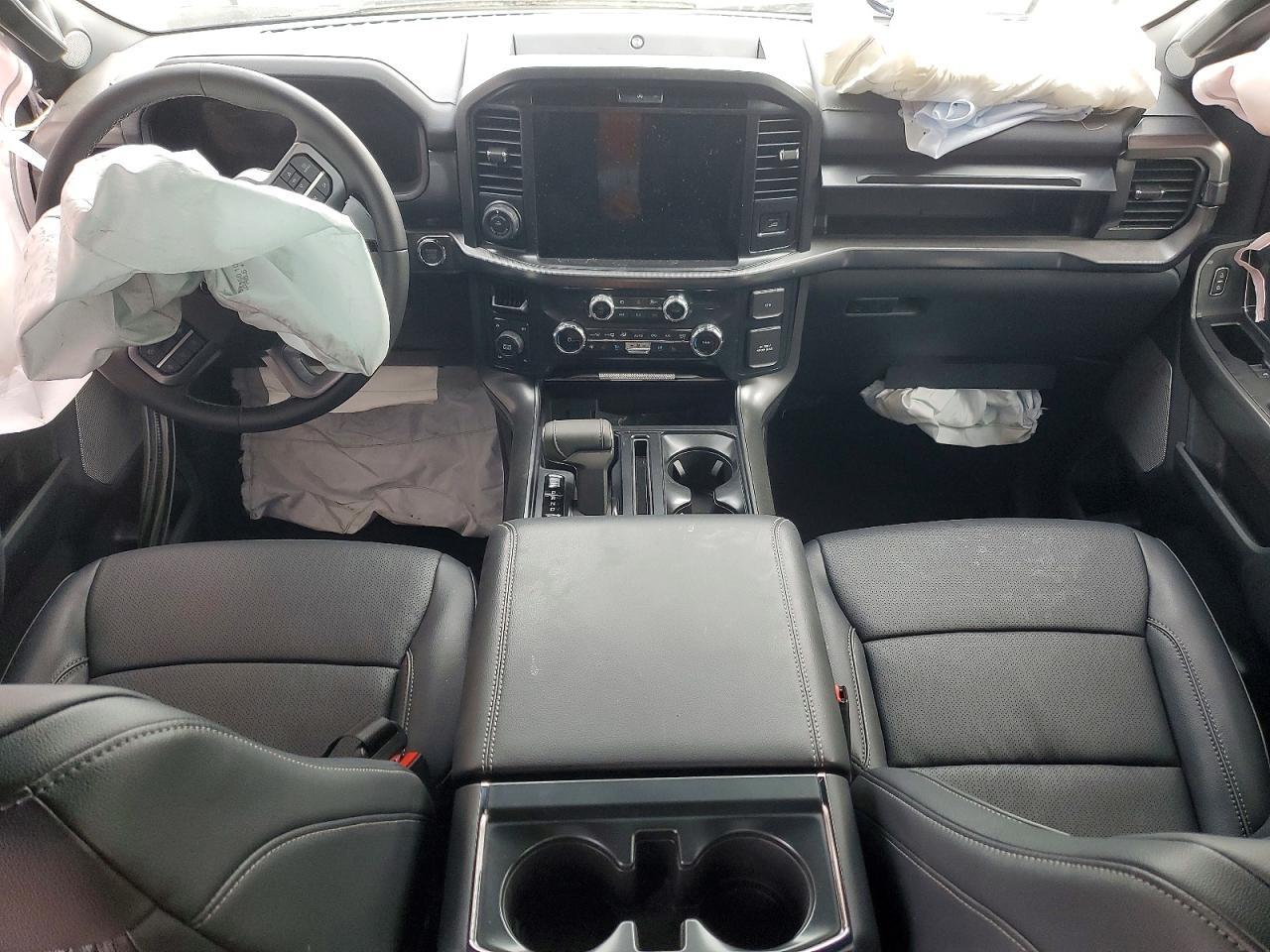 2026 Ford F150 Lariat - zdjęcie 8
