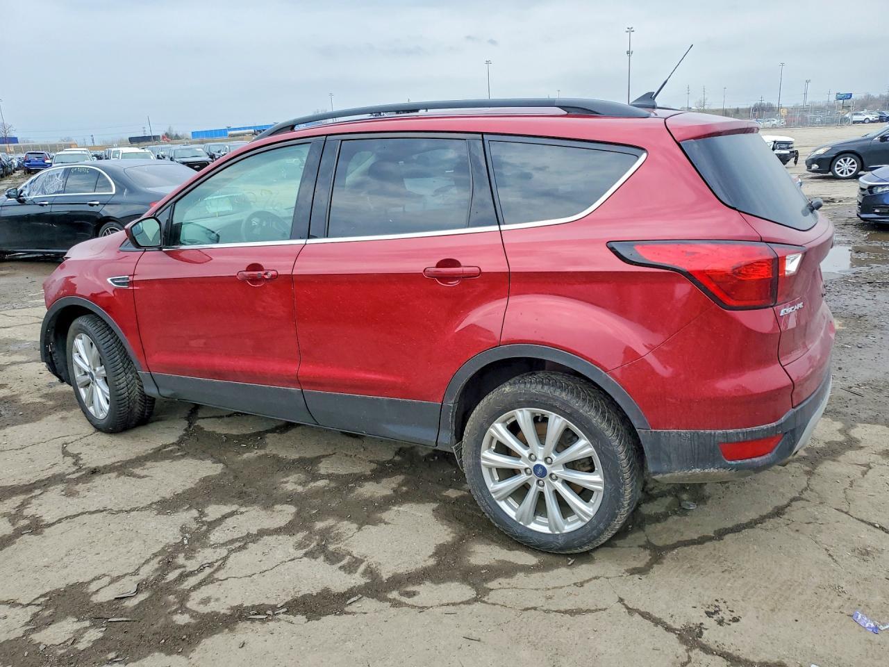 2019 Ford Escape Sel - zdjęcie 2