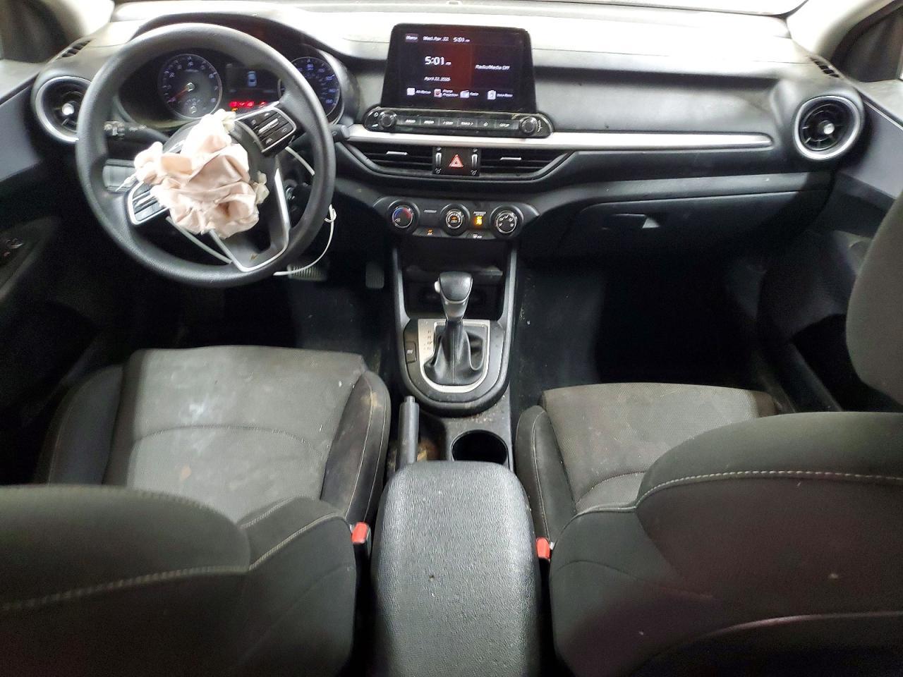 2023 Kia Forte Lxs - zdjęcie 8