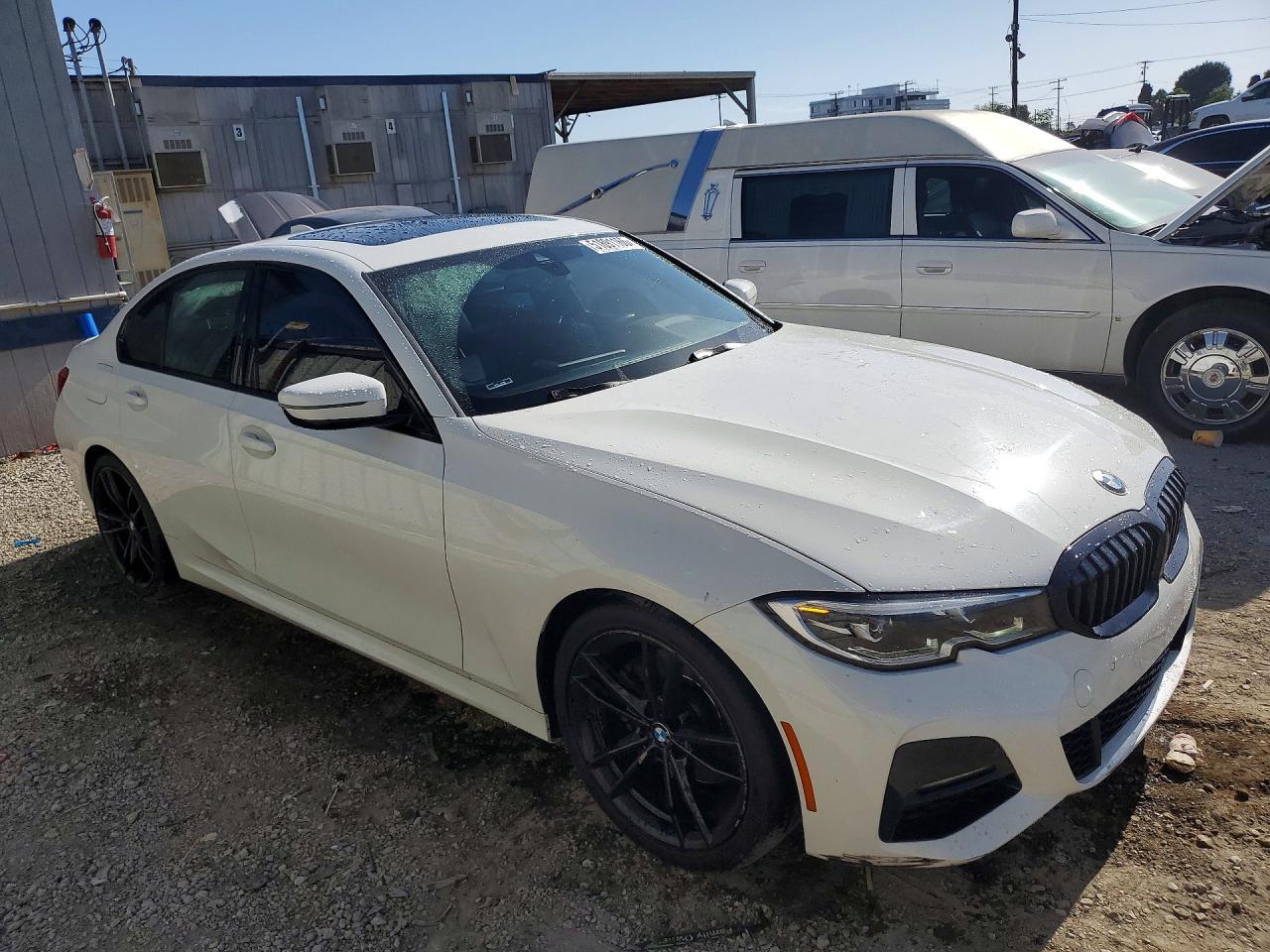 2021 BMW 330I - zdjęcie 4