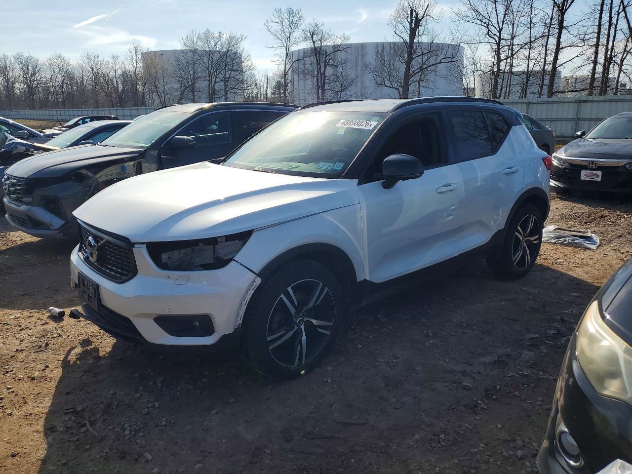 2021 Volvo Xc40 T5 R-Design - zdjęcie główne