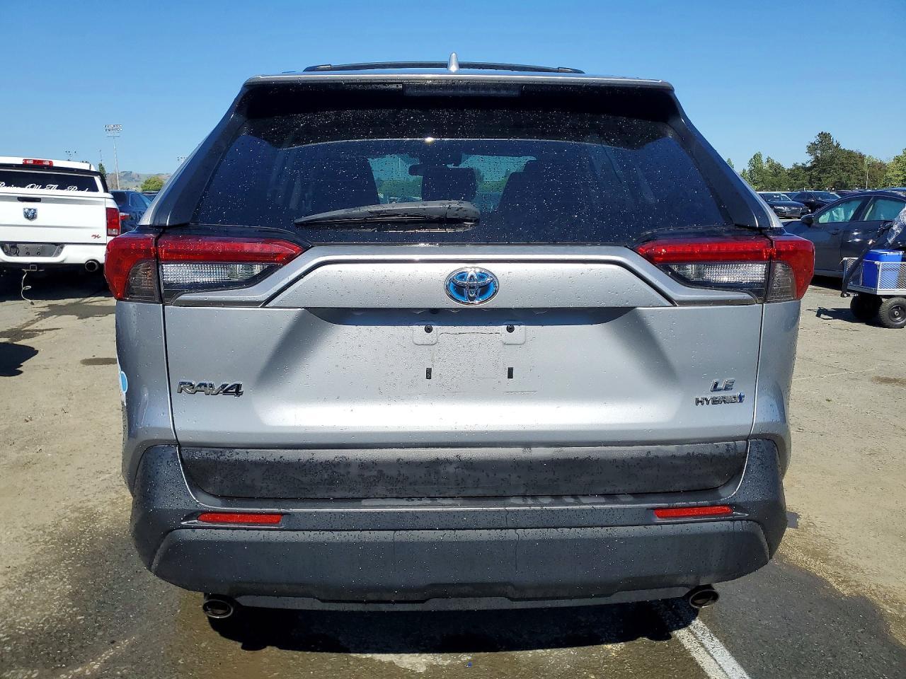 2019 Toyota Rav4 Hybrid Le - zdjęcie 6