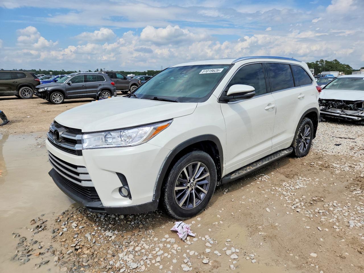 2017 Toyota Highlander Xle - zdjęcie główne