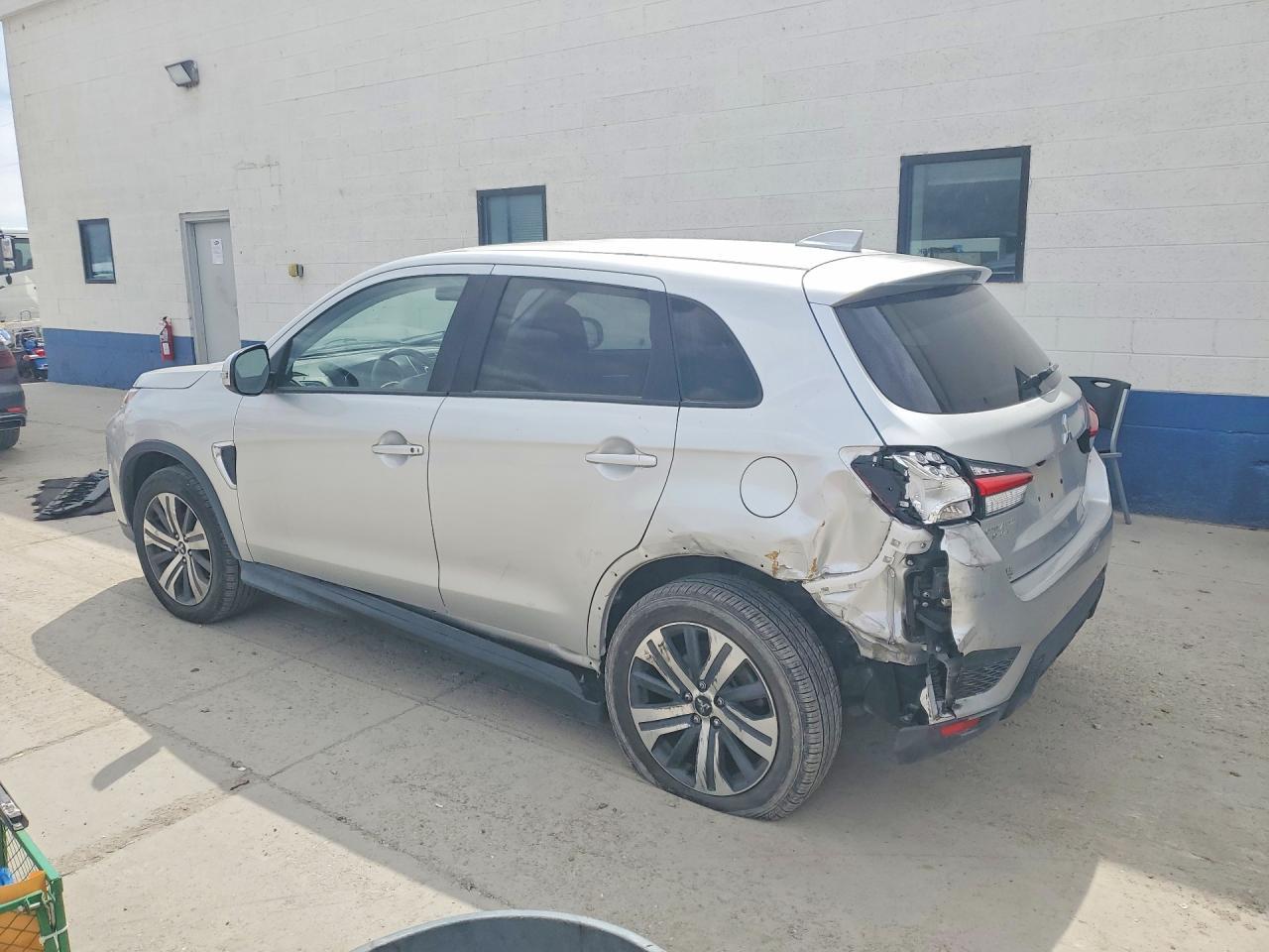2020 Mitsubishi Outlander Sport Es - zdjęcie 2