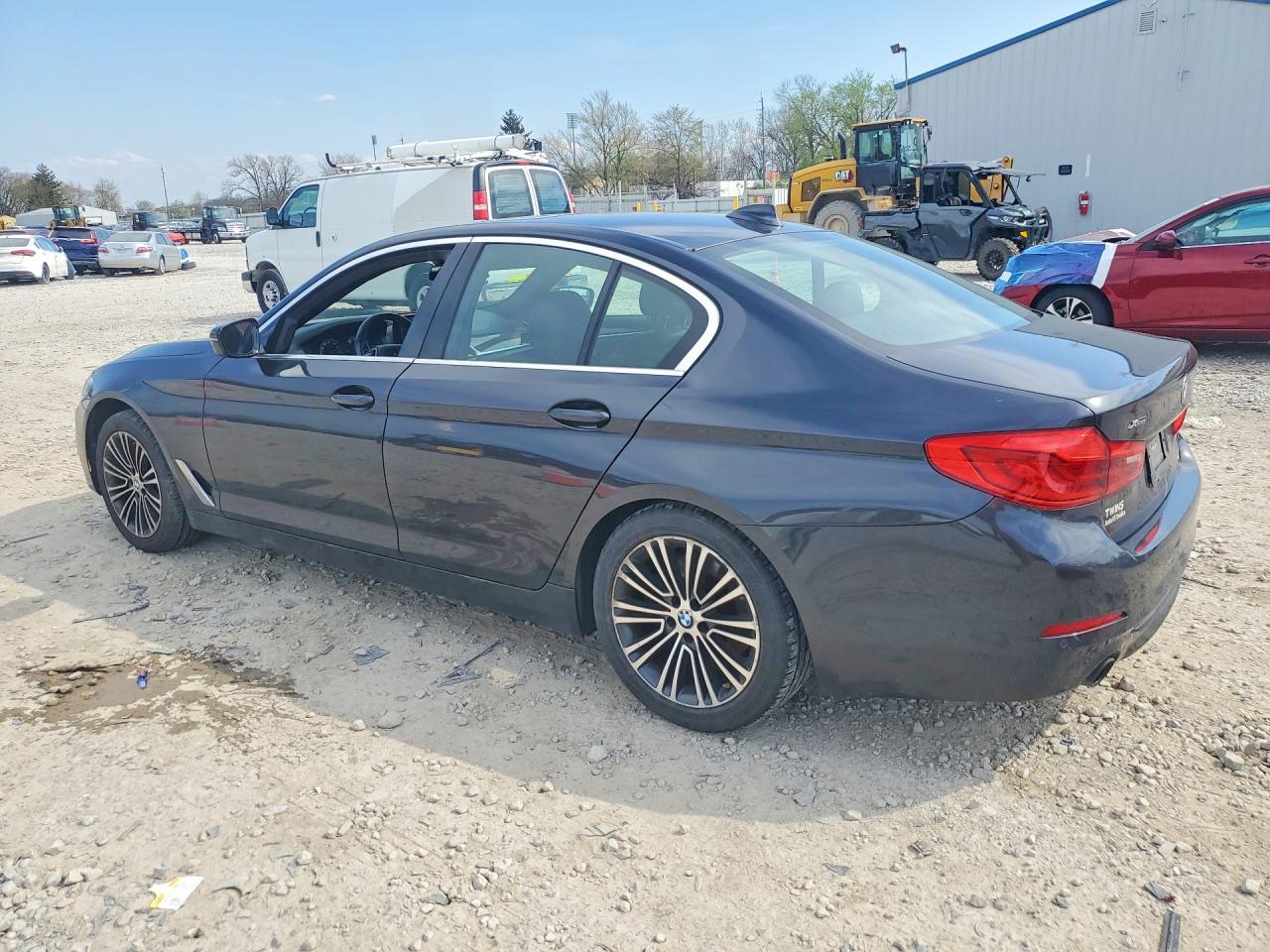 2019 BMW 530 Xi - zdjęcie 2
