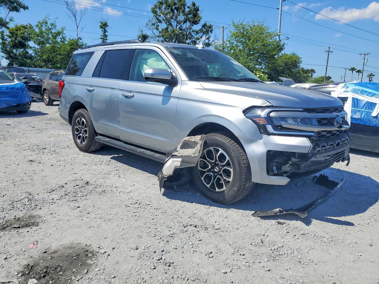 2024 Ford Expedition Xlt - zdjęcie 4