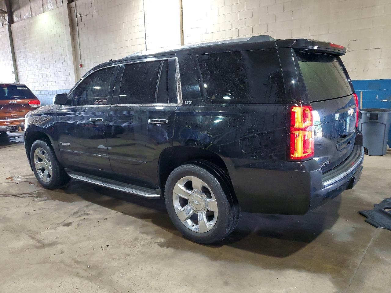 2015 Chevrolet Tahoe C1500 Ltz - zdjęcie 2