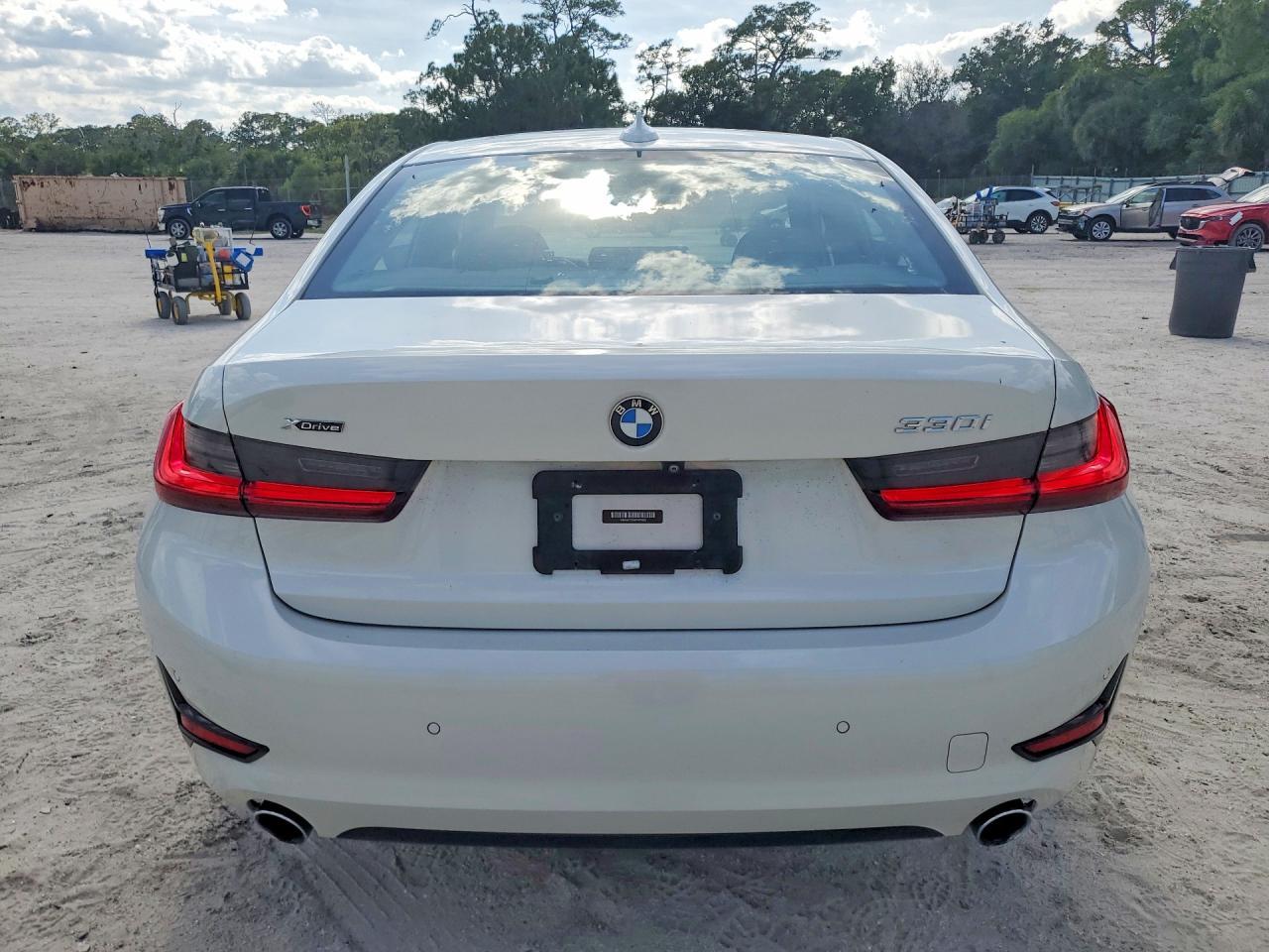 2019 BMW 330Xi - zdjęcie 6
