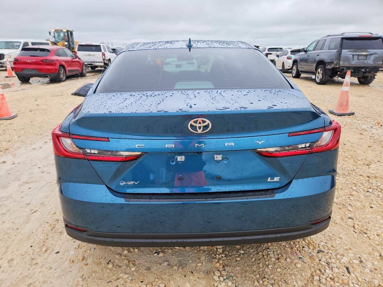 2026 Toyota Camry Le - zdjęcie 6