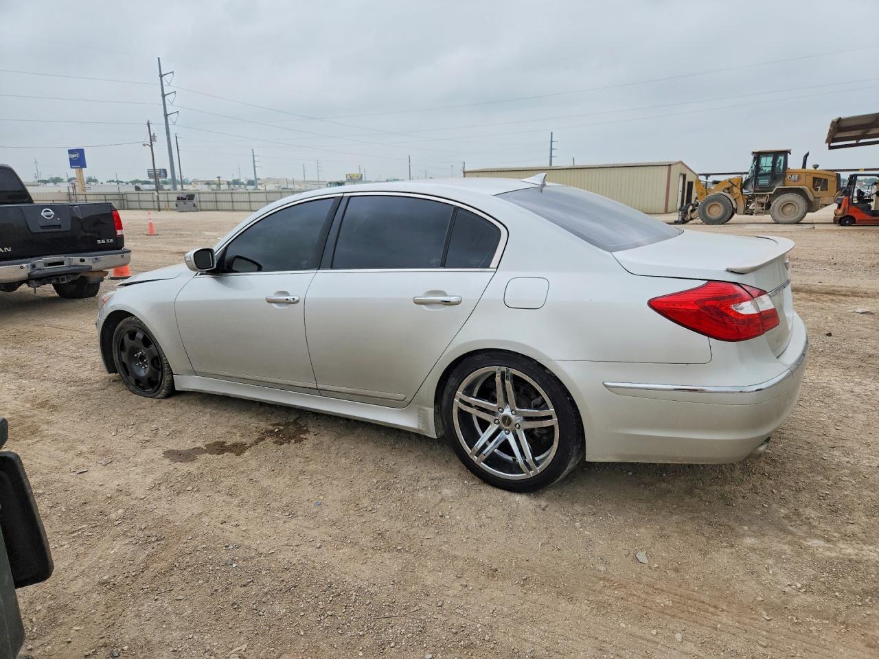 2013 Hyundai Genesis 5.0L - zdjęcie 2