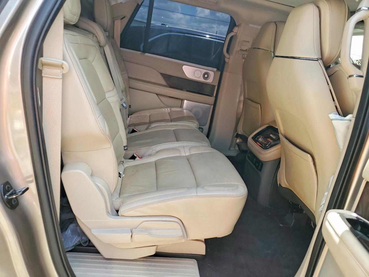 2019 Lincoln Navigator L Reserve - zdjęcie 11