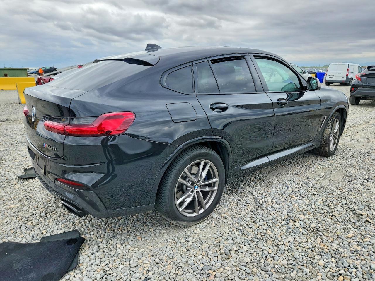 2021 BMW X4 xDrivem40I - zdjęcie 3