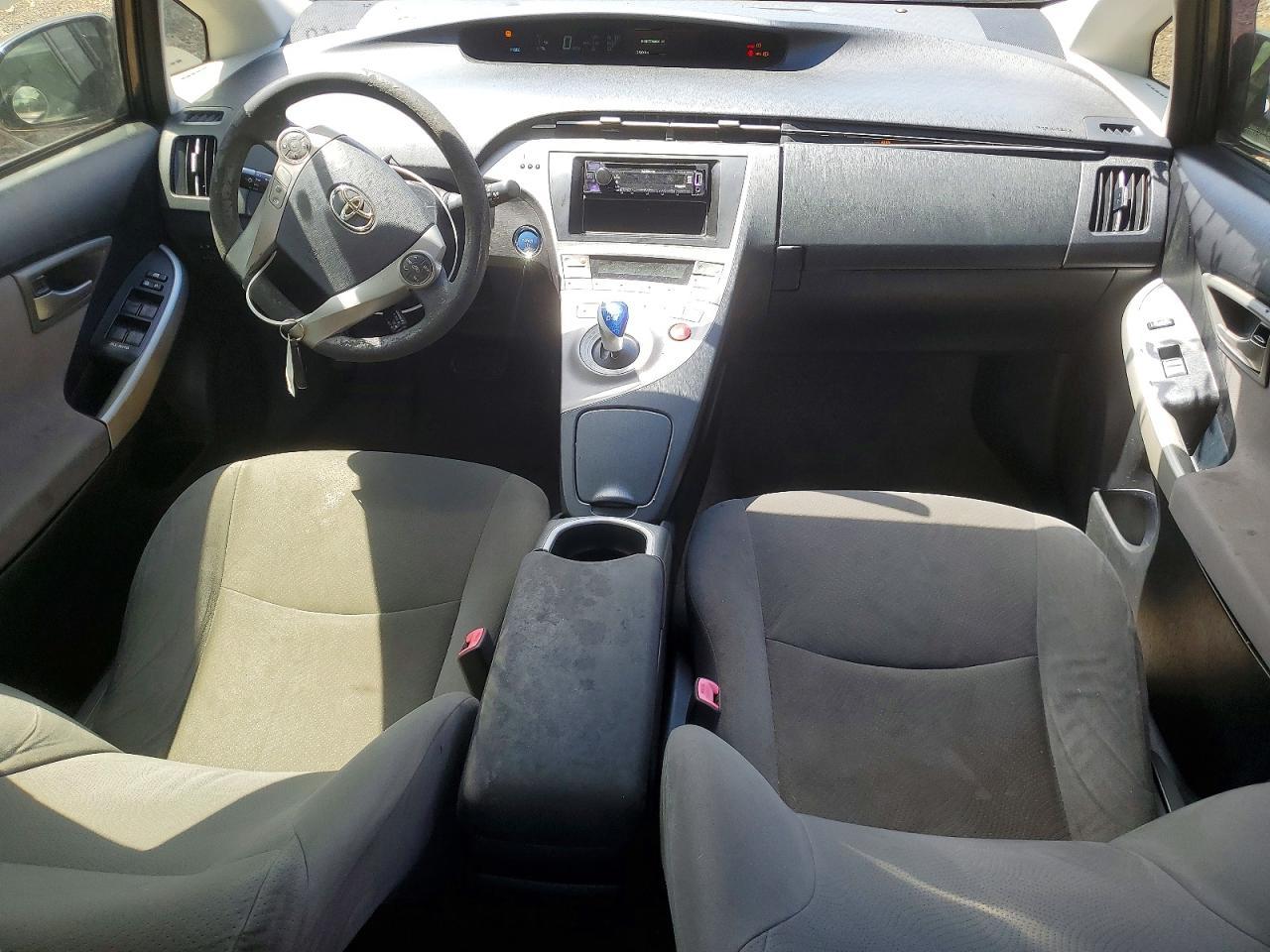 2013 Toyota Prius One - zdjęcie 8