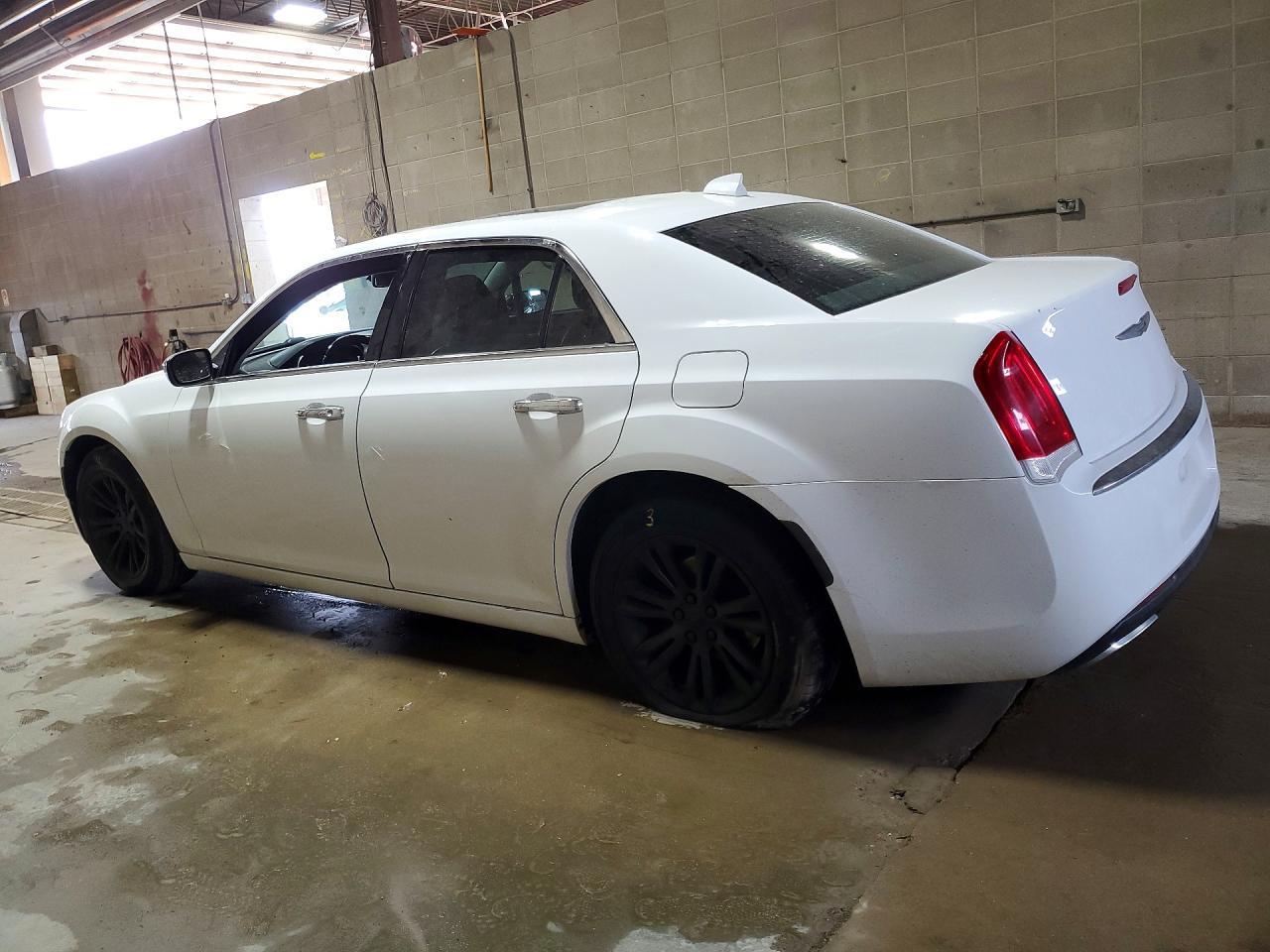 2016 Chrysler 300C - zdjęcie 2