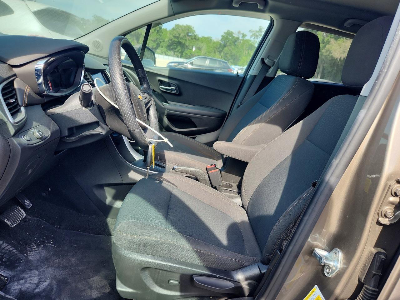 2021 Chevrolet Trax Ls - zdjęcie 7