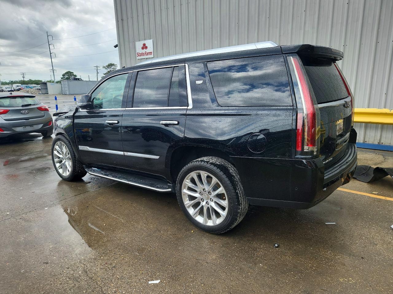 2020 Cadillac Escalade Luxury - zdjęcie 2