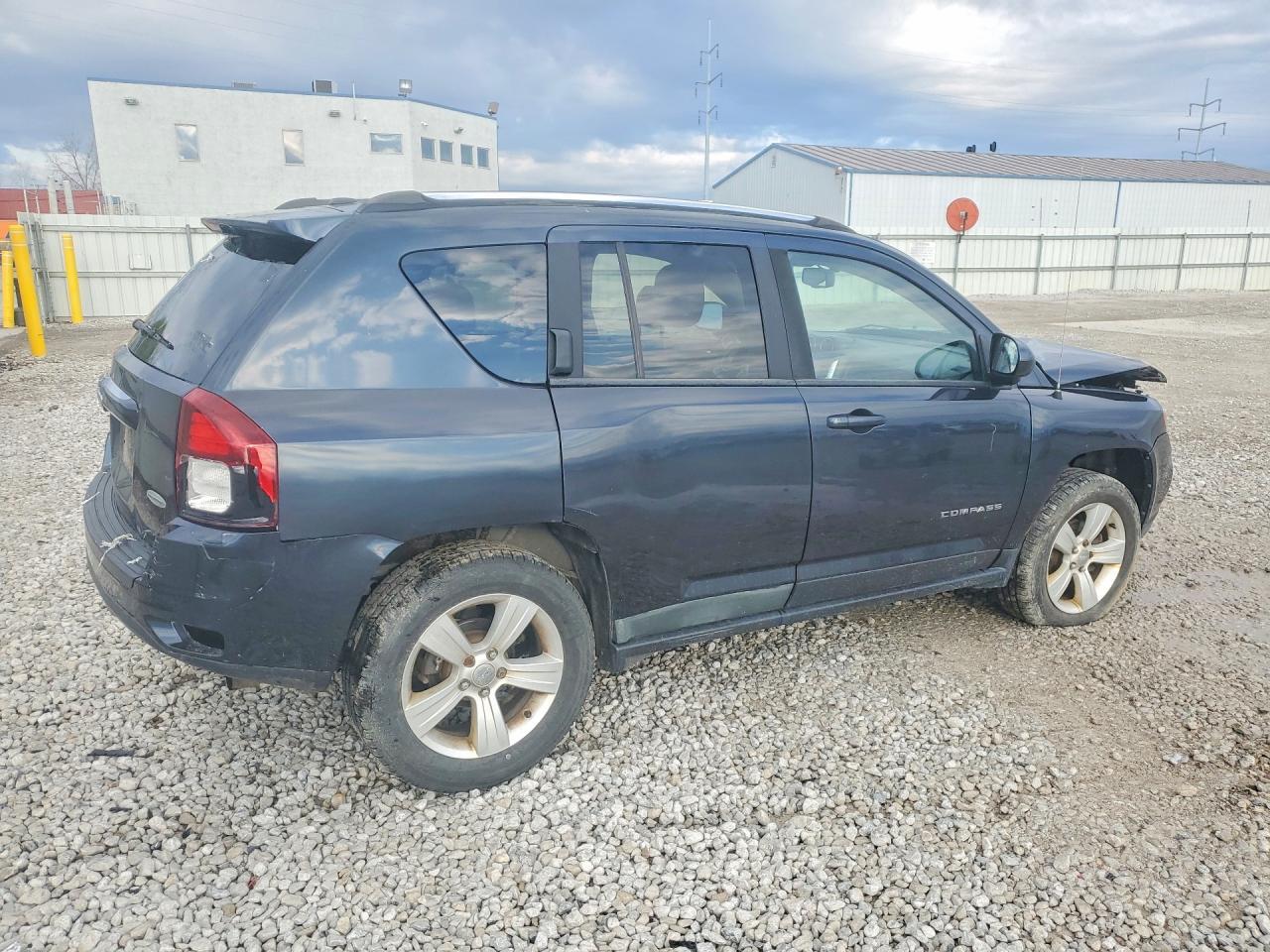 2015 Jeep Compass Latitude - zdjęcie 3