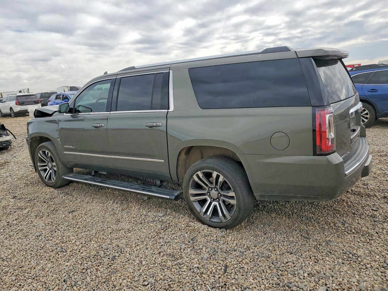 2017 GMC Yukon Xl Denali - zdjęcie 2