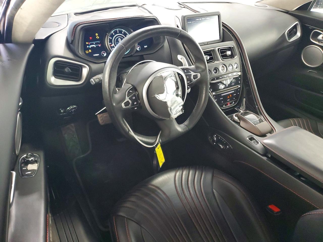 2017 Aston Martin Db11 - zdjęcie 8