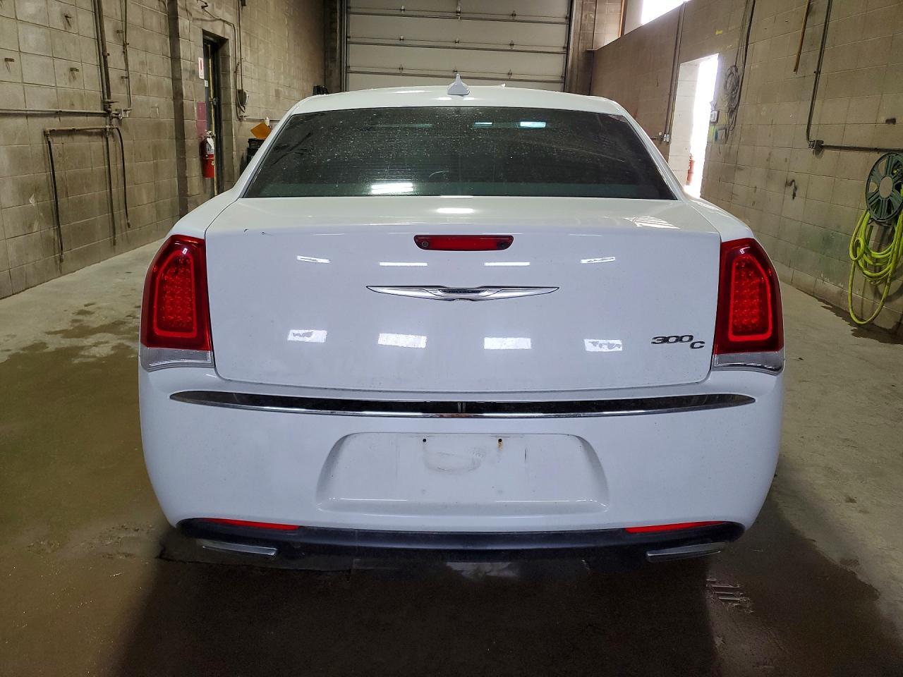 2016 Chrysler 300C - zdjęcie 6