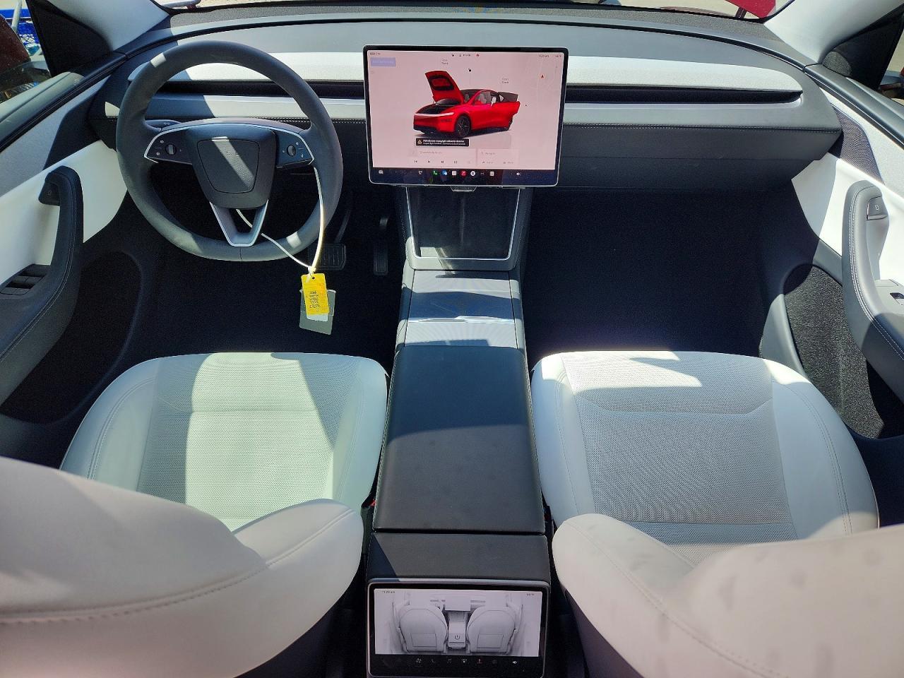 2026 Tesla Model Y - zdjęcie 8