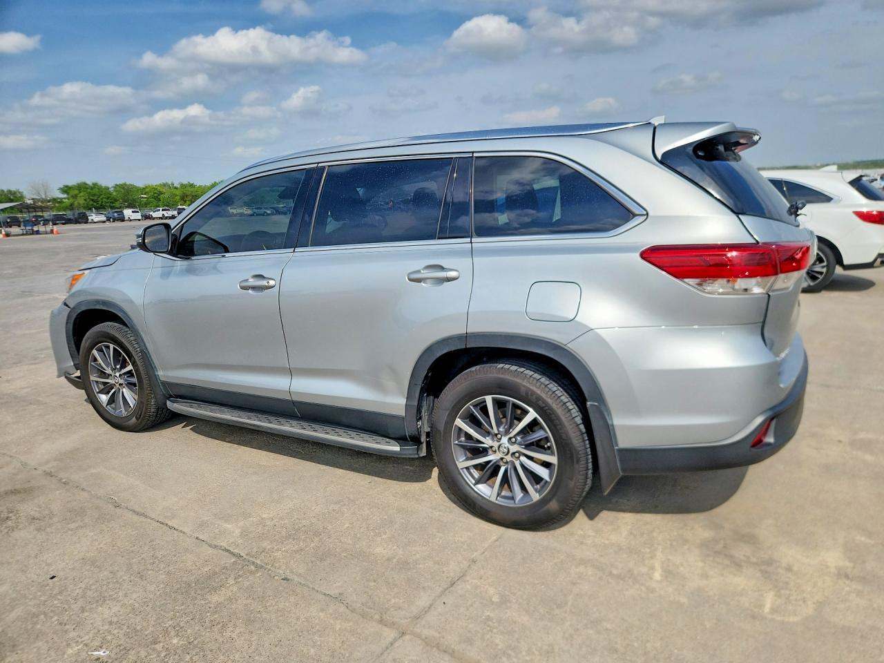 2019 Toyota Highlander Xle - zdjęcie 3