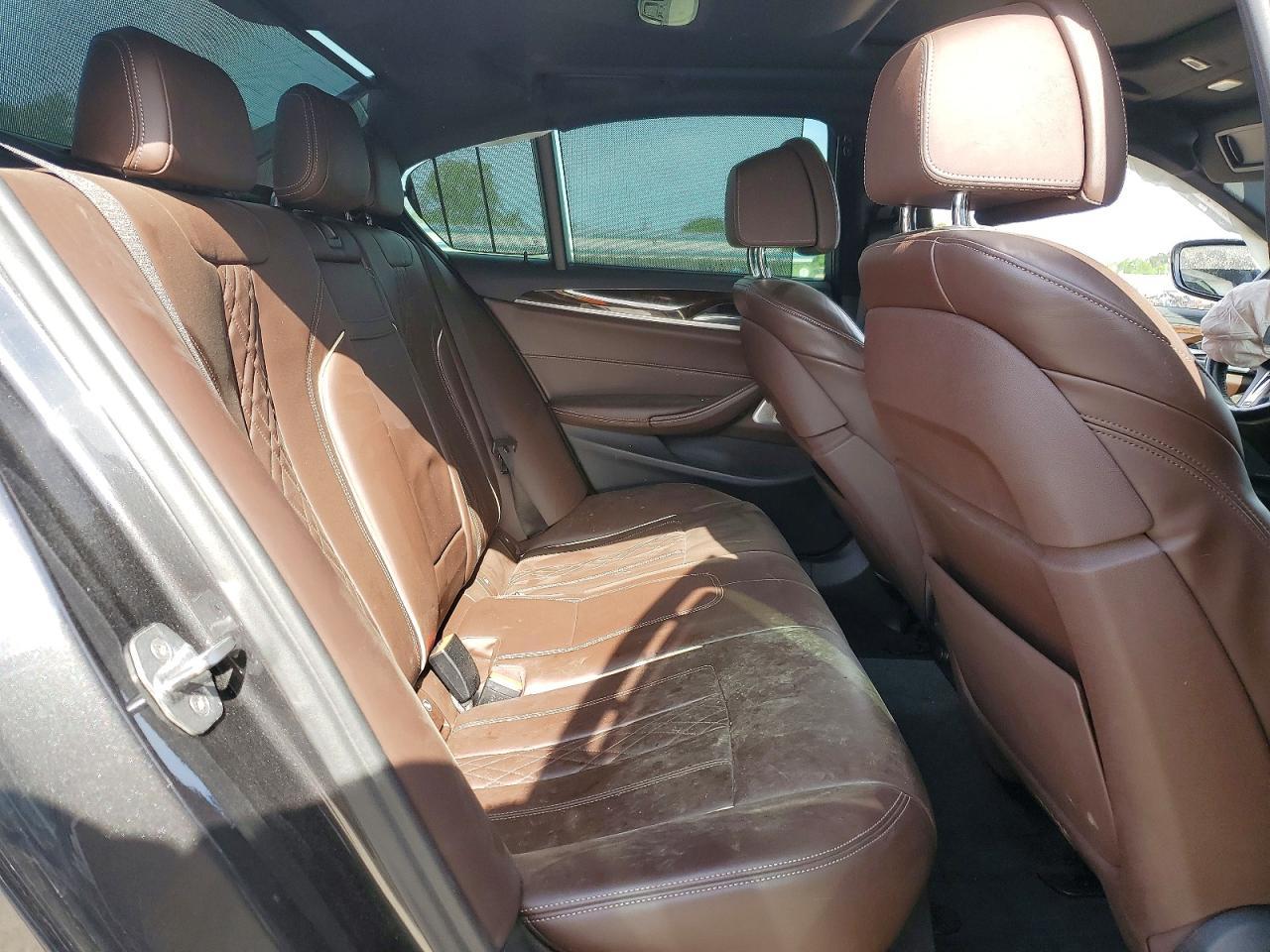 2019 BMW M550Xi - zdjęcie 10
