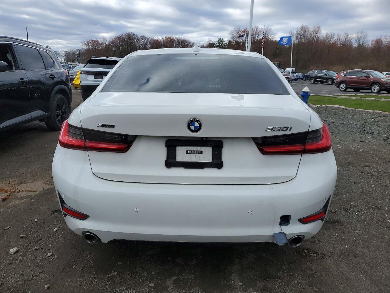 2020 BMW 330Xi - zdjęcie 6